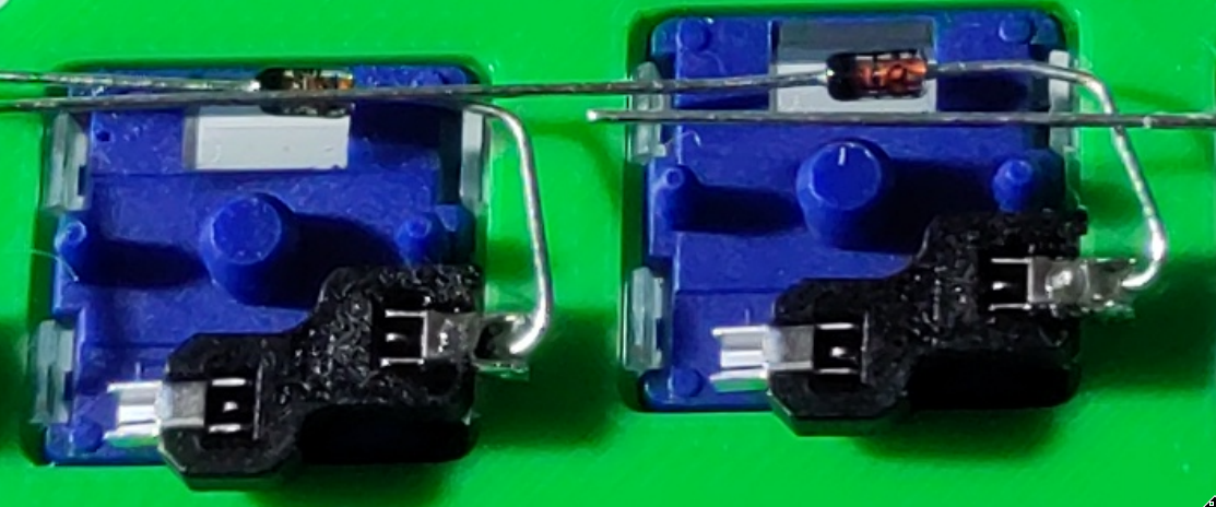 /phga/snappy-public/media/branch/main/assets/instructions/005_diodes_soldered.png