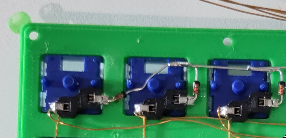 /phga/snappy-public/media/branch/main/assets/instructions/007_solder_left.png
