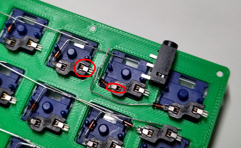 /phga/snappy-public/media/branch/main/assets/instructions/007_solder_right.png
